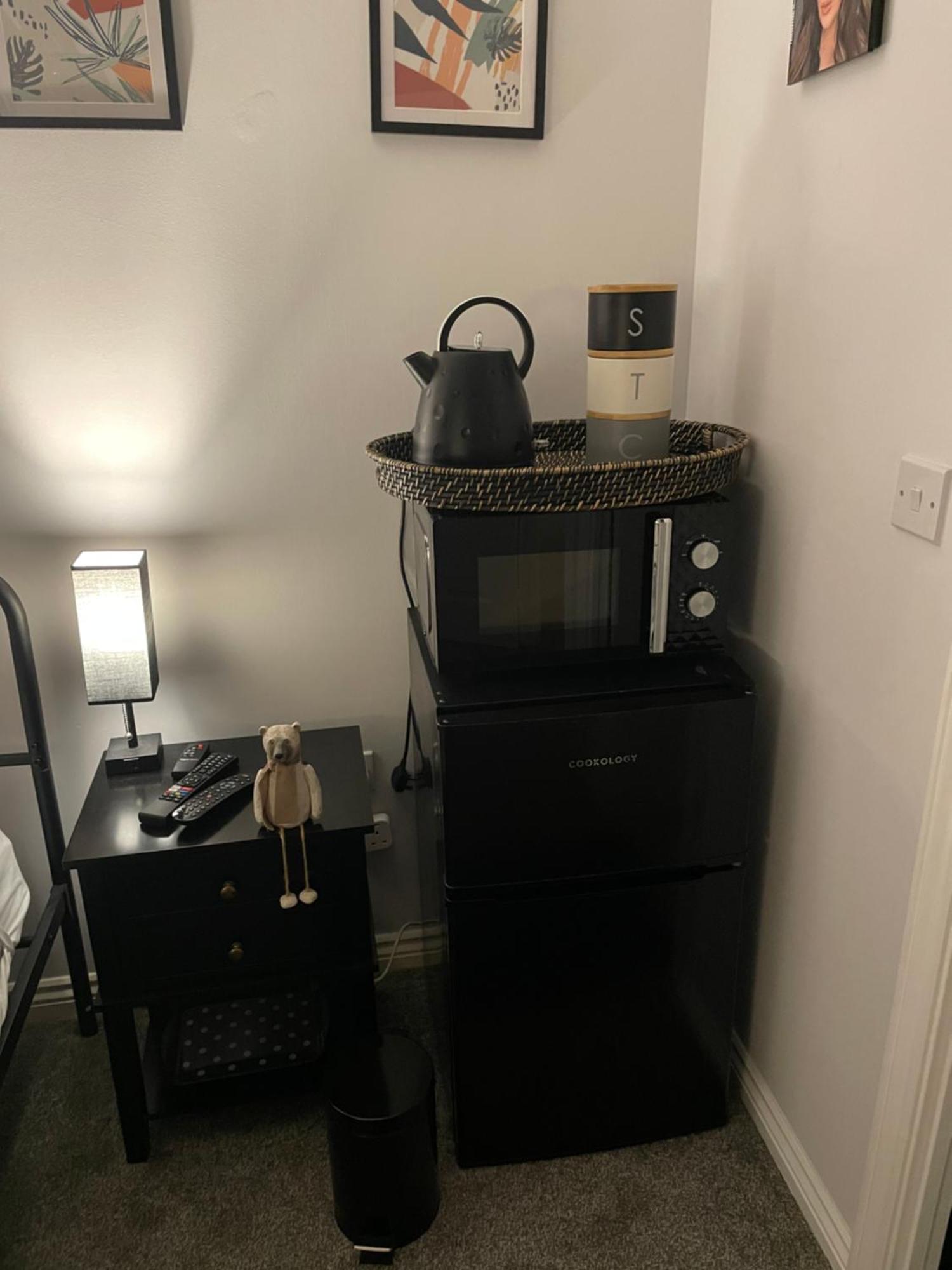 Cosy Home From Home With Private Bathroom - Free Parking Cardiff Exterior photo